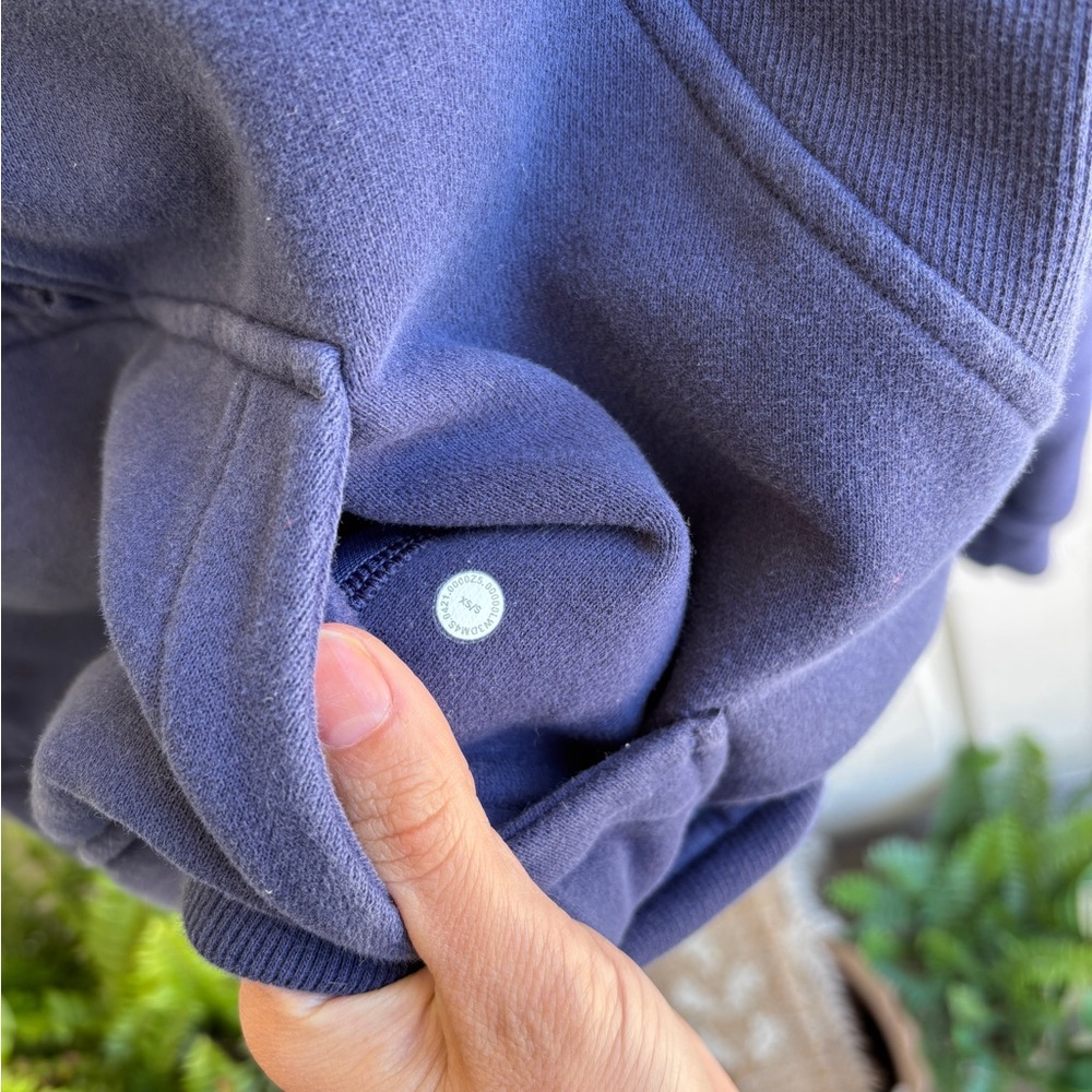 lululemon Navy Scuba Crop Quarter Zip Hoodie - Picture 3 of 6